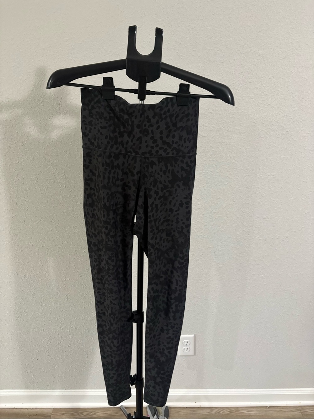 Old Navy Black Leopard-Print Leggings